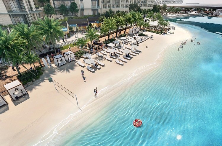 Dubai Creek Beach is great for sightseeing and walks