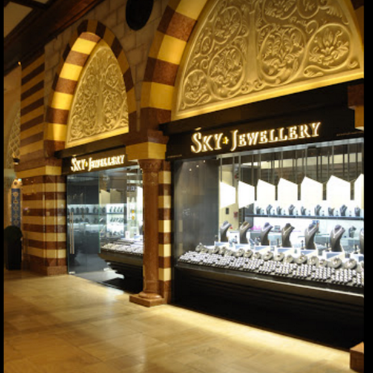 When it comes to luxurious jewelry in Dubai, Sky Jewelry is a leading name.