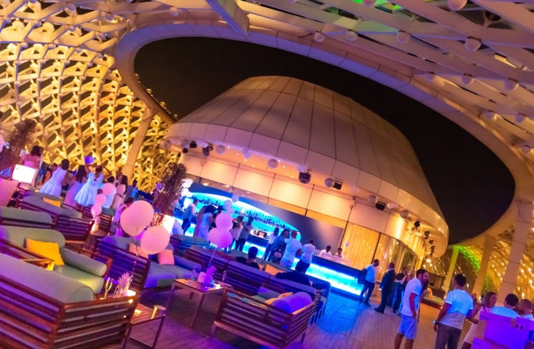 Romantic Nightclub in Abu Dhabi