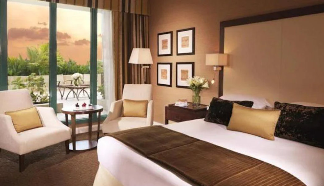 budget hotels in Dubai near the airport.